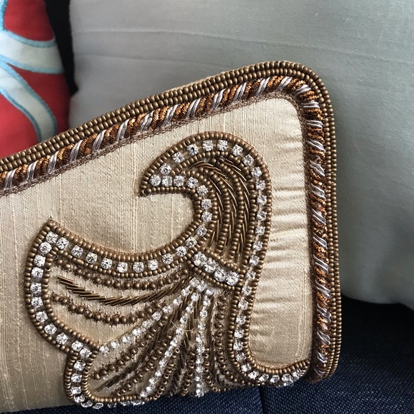 NWT cream and gold sequined party clutch/handbag - Picture 3 of 5